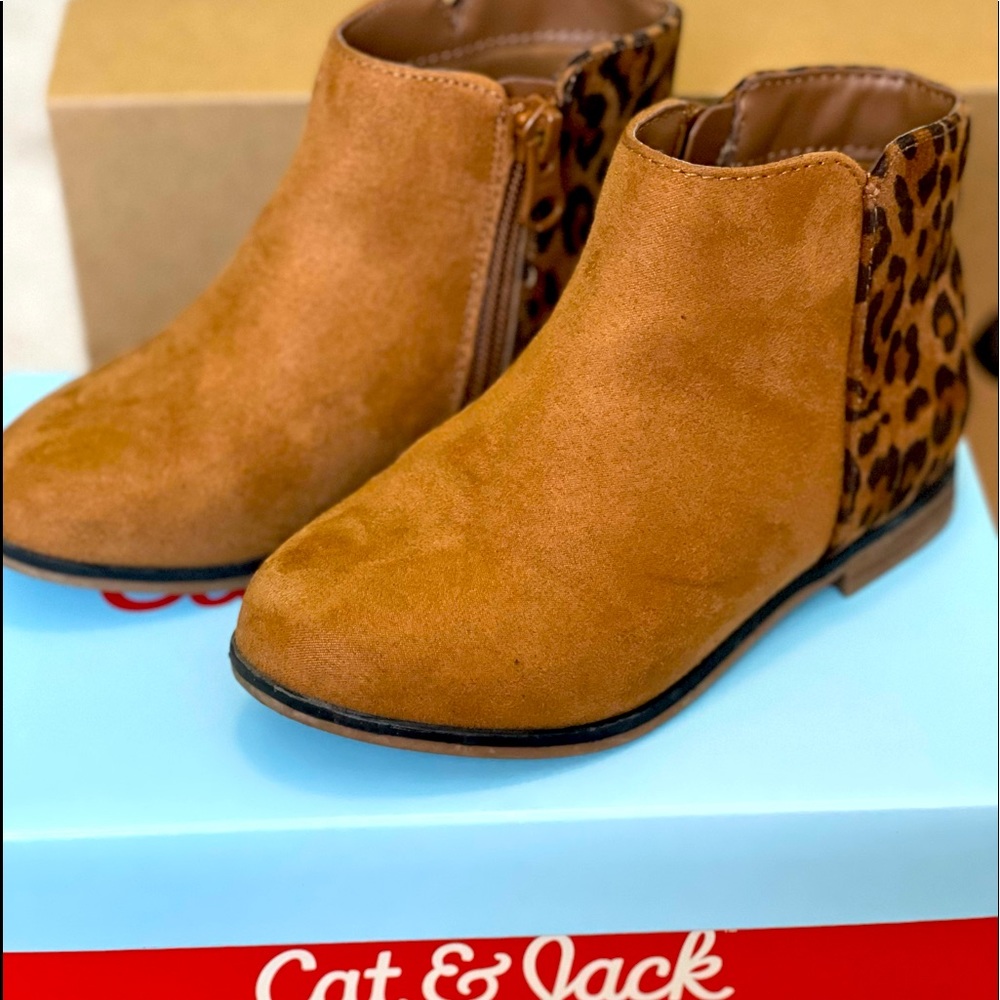 Cat & Jack Boots